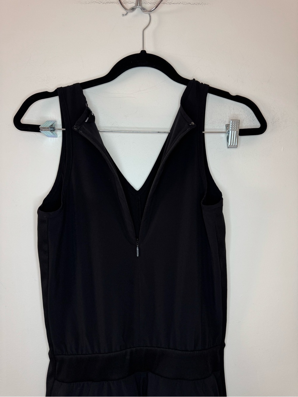 Athleta Brooklyn Jumpsuit Black Sleeveless V-Neck Travel Pants Size 2 - Picture 8 of 15